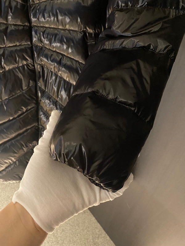 ハイクオリティダウンジャケット角部分ディテール